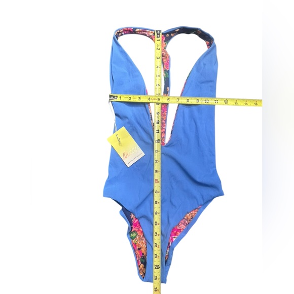MAAJI Blue Ribbed Tiki Reversible floral Cheeky One Piece
Swimsuit NWT - Picture 6 of 8